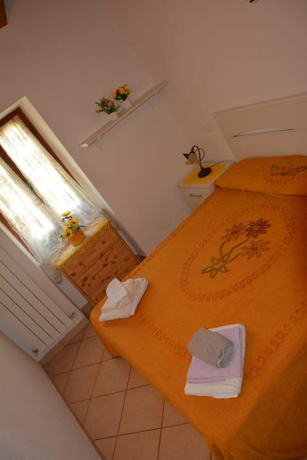Agriturismo Ghirlanda Norma Rita Carrodano Inferiore Buitenkant foto