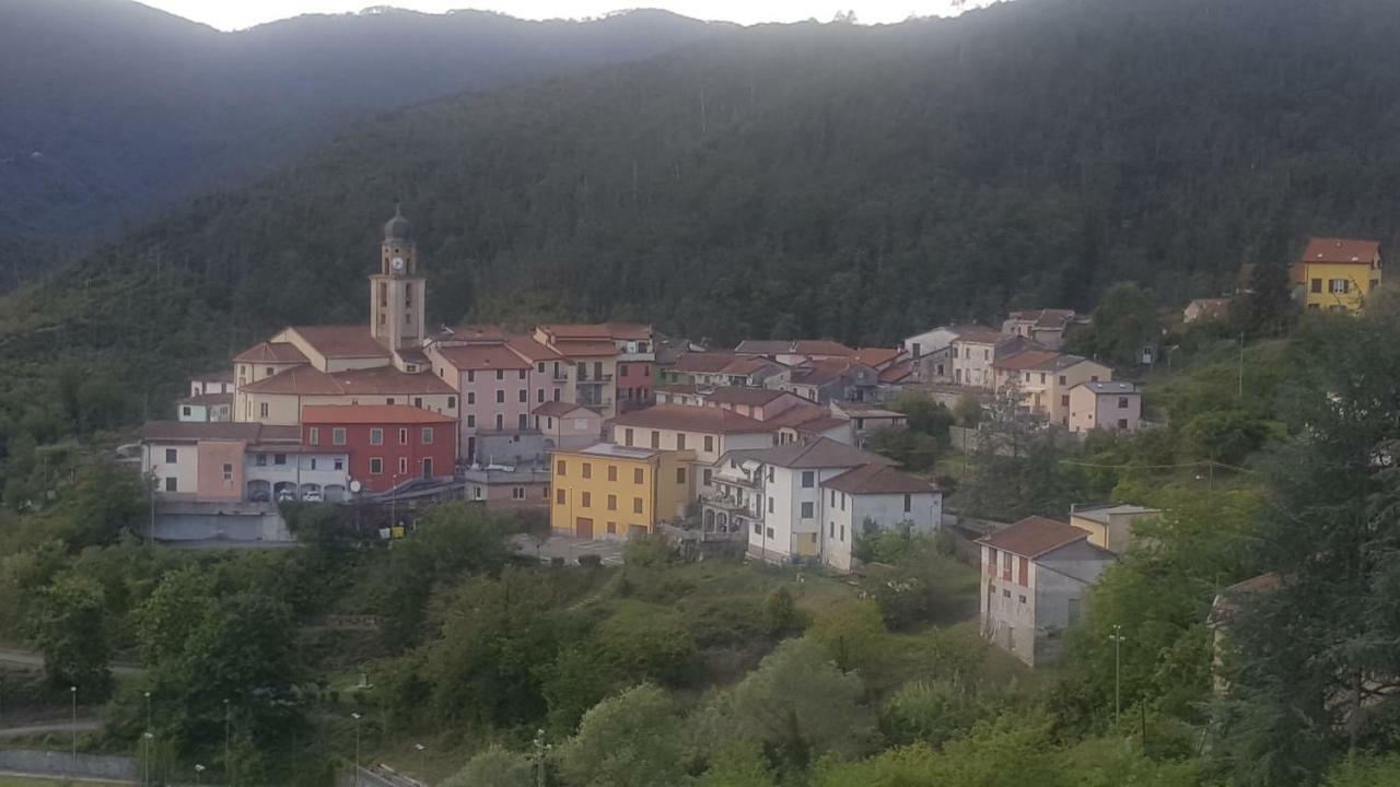 Agriturismo Ghirlanda Norma Rita Carrodano Inferiore Buitenkant foto